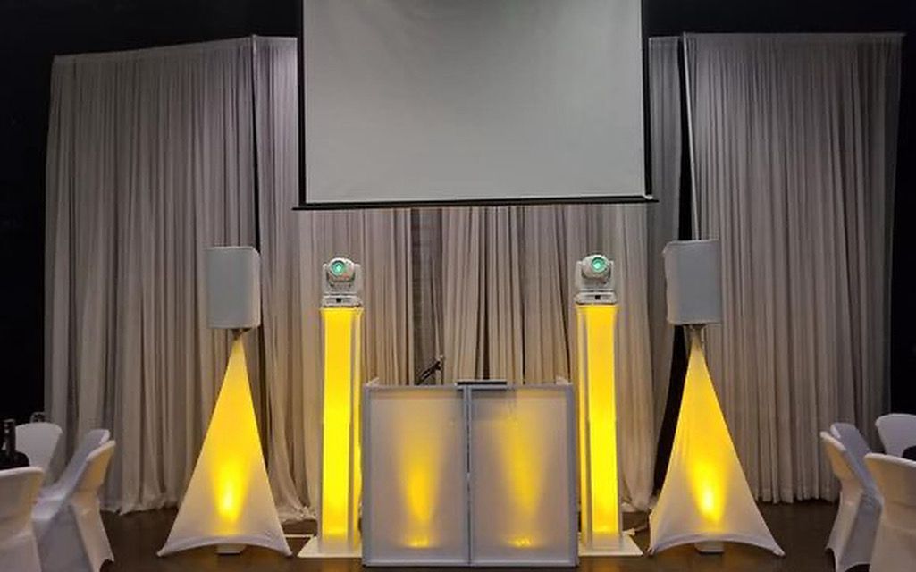 RitmoBeats DJ performance
